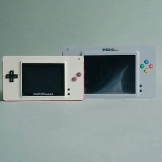 Illustration for article titled Broken Nintendo Handhelds Turned Into Beautiful Game Boys